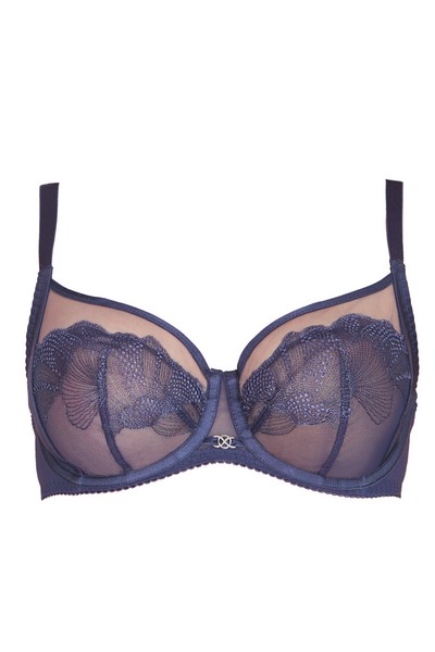 Жас қыздар еркектердің аузына сисады